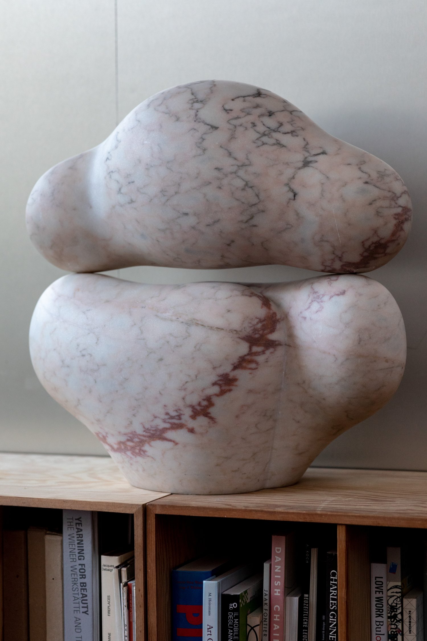 Jean-luc Verpoucke sculpture in Rose Aurora marble